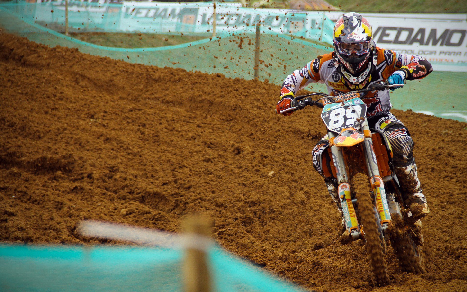 ayx爱游戏官网-巴特尔在比赛中的出色防守反击，帮助袋鼠队从困境中逆转，巴特尔会扣篮吗